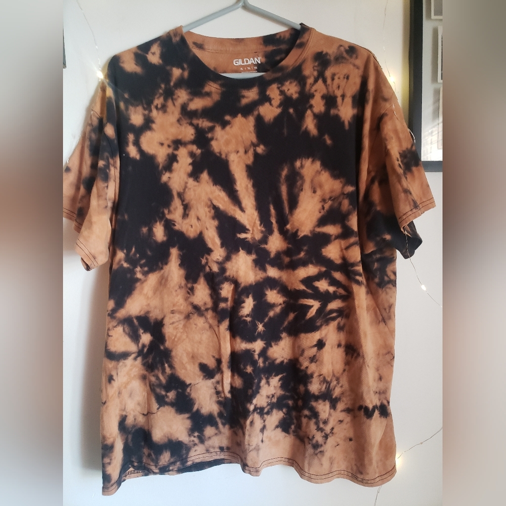 Gildan Bleach Tie-Dye Shirt